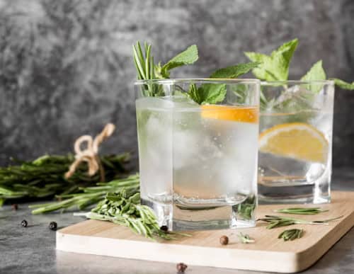 copo de drink com gin