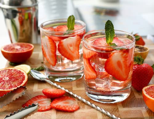 como fazer caipirinha de morango interna