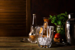 Itens de coquetelaria para drinks.